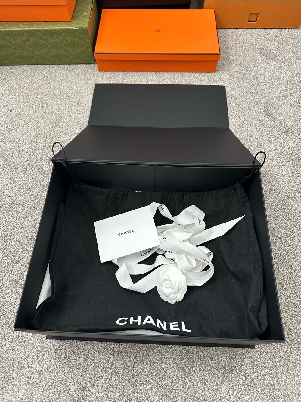 CHANEL Black Dust Bag with White Ribbon & Camellia for large bag - Picture 4 of 11